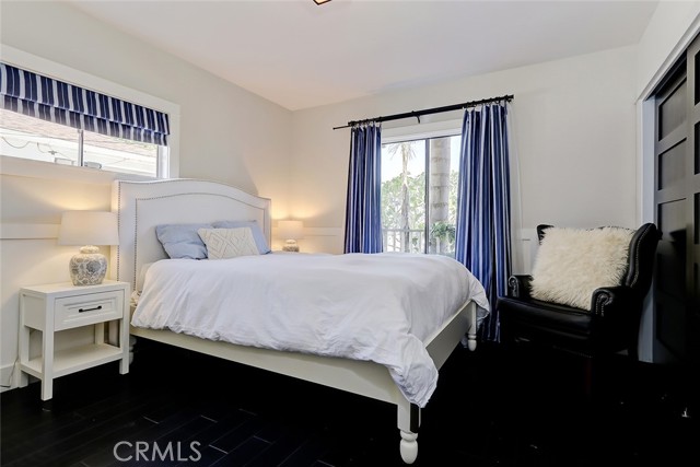 1012 10th Street, Manhattan Beach, California 90266, 4 Bedrooms Bedrooms, ,4 BathroomsBathrooms,Residential,Sold,10th,SB22075039