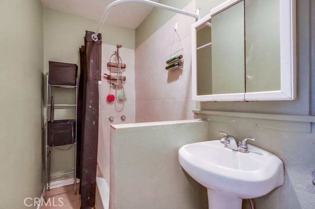 Detail Gallery Image 28 of 36 For 1243 W 70th St, Los Angeles,  CA 90044 - 3 Beds | 2 Baths