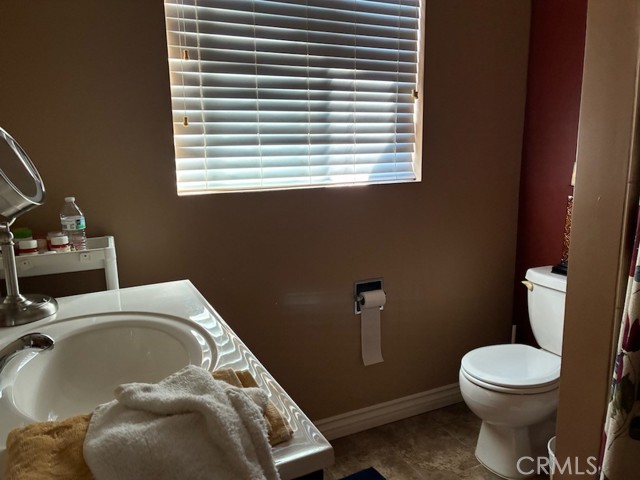 Detail Gallery Image 17 of 28 For 919 N Minter, Santa Ana,  CA 92701 - 2 Beds | 2 Baths