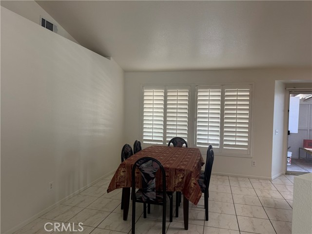 Detail Gallery Image 13 of 28 For 416 S Tamarisk Ave, Rialto,  CA 92376 - 4 Beds | 2 Baths