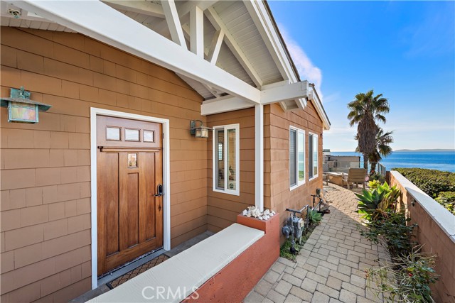 137 Cleo Street, Laguna Beach CA: https://media.crmls.org/medias/d18bb923-55f7-40e0-8aaa-2c6321302ec5.jpg