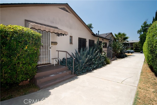 890 Worcester Avenue, Pasadena CA: https://media.crmls.org/medias/d18bca01-088f-49bf-9a1a-fa785ca993b5.jpg