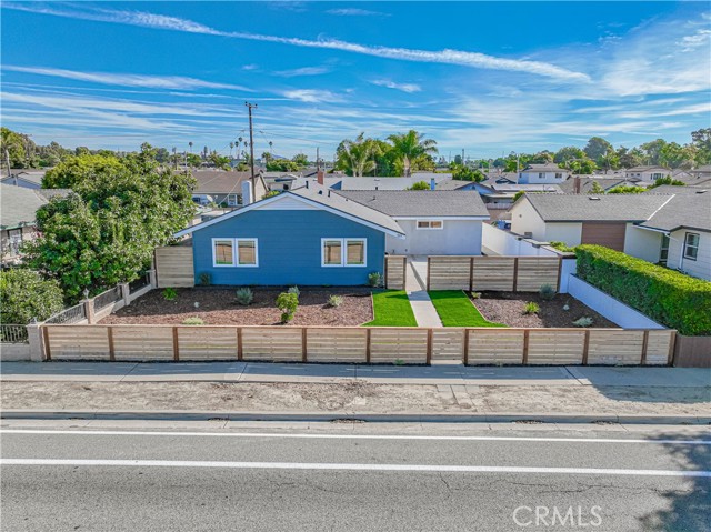 Detail Gallery Image 1 of 30 For 322 South Victoria Avenue, Ventura,  CA 93003 - 3 Beds | 2 Baths