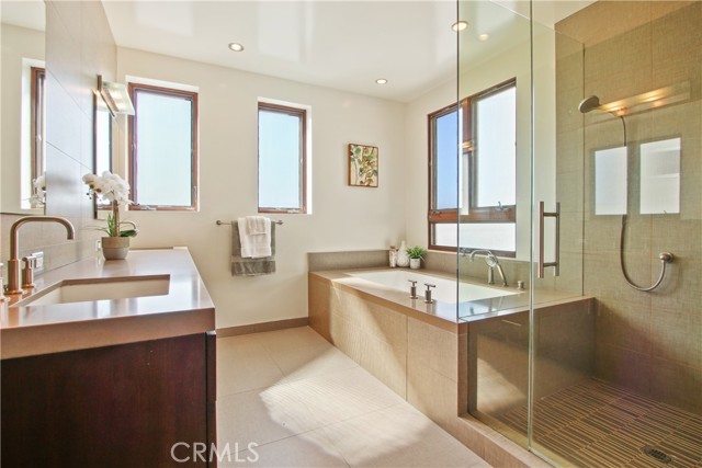 3212 Alma Avenue, Manhattan Beach, California 90266, 3 Bedrooms Bedrooms, ,3 BathroomsBathrooms,Residential,Sold,Alma,SB21214161