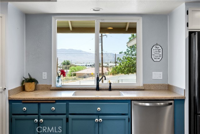 Detail Gallery Image 12 of 40 For 10932 Choiceana Ave, Hesperia,  CA 92345 - 4 Beds | 2 Baths