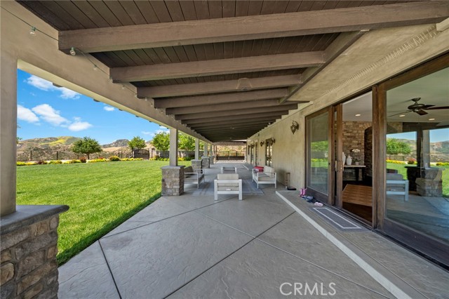 29732 Arroyo Oak Lane, Castaic CA: https://media.crmls.org/medias/d18cb20d-733e-4835-86b8-9e3a391119a2.jpg