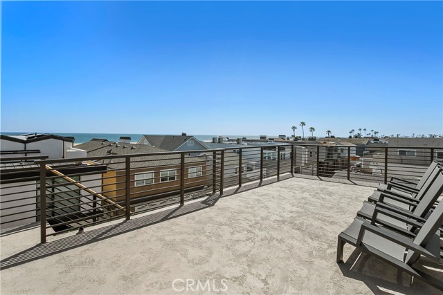 Detail Gallery Image 17 of 24 For 913 E Balboa Blvd #B,  Newport Beach,  CA 92661 - 3 Beds | 3 Baths