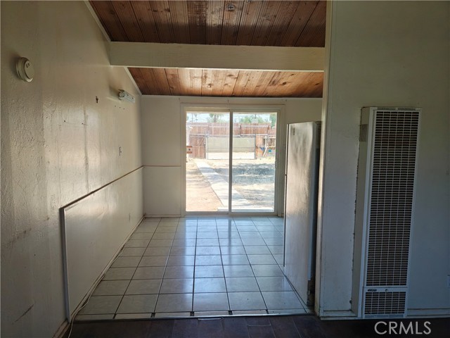Detail Gallery Image 6 of 20 For 45446 10th St, Lancaster,  CA 93534 - 3 Beds | 1/1 Baths
