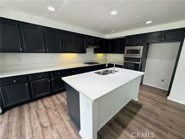 Detail Gallery Image 9 of 28 For 33793 Salvia Ln, Murrieta,  CA 92563 - 3 Beds | 3 Baths