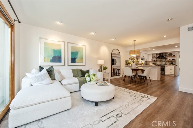 Image 11 of 58 For 24 Spicewood Way