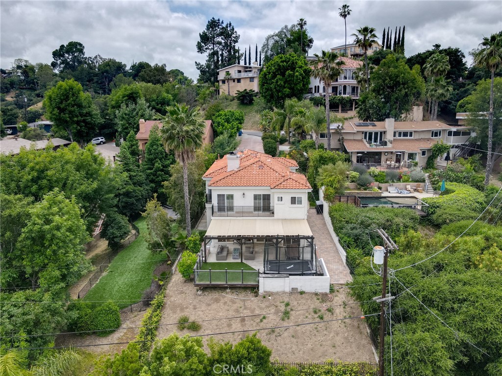 https://media.crmls.org/medias/d18f0cff-344b-44a0-a618-d8cbb6963cb2.jpg?preset=X-Large