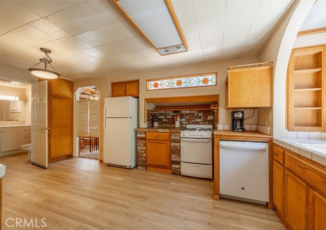 Detail Gallery Image 16 of 39 For 789 Iris Dr, Big Bear Lake,  CA 92315 - 3 Beds | 3 Baths
