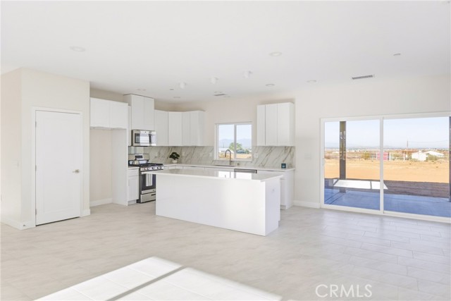 Detail Gallery Image 13 of 52 For 15192 Barbara, Apple Valley,  CA 92307 - 3 Beds | 2 Baths