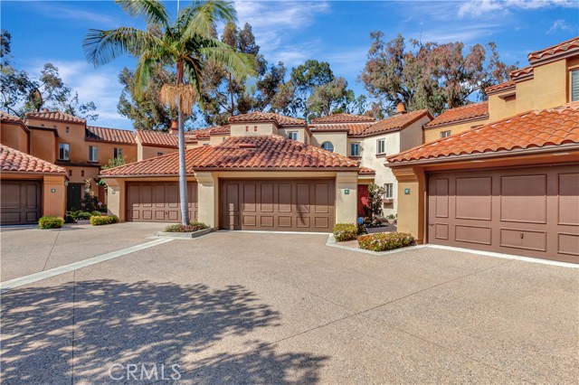 Detail Gallery Image 2 of 37 For 515 Bay Hill Dr, Newport Beach,  CA 92660 - 2 Beds | 2/1 Baths