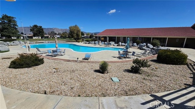 1300 W Menlo Avenue, Hemet CA: https://media.crmls.org/medias/d18fbdc0-0b33-4f54-91ab-a2e1a302ad65.jpg