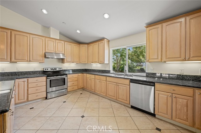 460 Pile Street, Ramona CA: https://media.crmls.org/medias/d18ff088-8c88-4bb9-ab31-72d9fa997245.jpg
