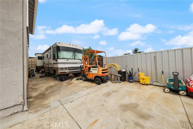 8963 Bold Ruler Lane, Jurupa Valley CA: https://media.crmls.org/medias/d18ff7de-59d4-43fe-9140-46a394a40de4.jpg