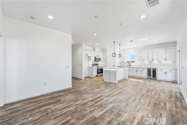 Detail Gallery Image 14 of 60 For 20349 90th St, California City,  CA 93505 - 4 Beds | 3 Baths