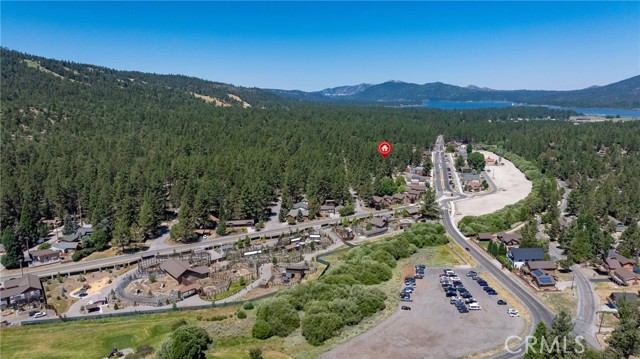 42641 Falcon Avenue, Big Bear Lake CA: https://media.crmls.org/medias/d19159c6-301c-4c6e-8aff-9ff1b11bb40a.jpg