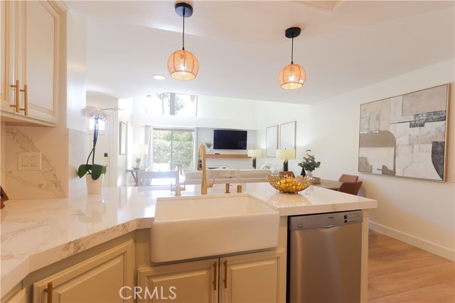 45 Corsica Drive, Newport Beach CA: https://media.crmls.org/medias/d191cea1-a586-49f9-94b5-4adf976d9f85.jpg