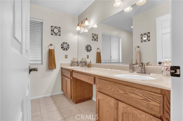 37581 Oak Mesa Drive, Yucaipa CA: https://media.crmls.org/medias/d192955b-5011-42a9-beb7-7bda7dd85d5b.jpg