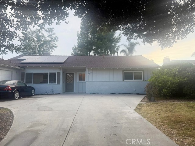 1517 N 3rd Avenue, Upland CA: https://media.crmls.org/medias/d192b9bc-a6d7-46c6-ac2d-031805d255cc.jpg