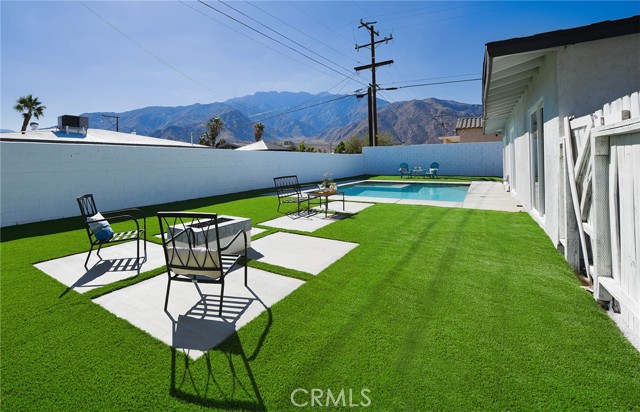 Detail Gallery Image 2 of 23 For 365 W Palm Vista Dr, Palm Springs,  CA 92262 - 3 Beds | 2 Baths
