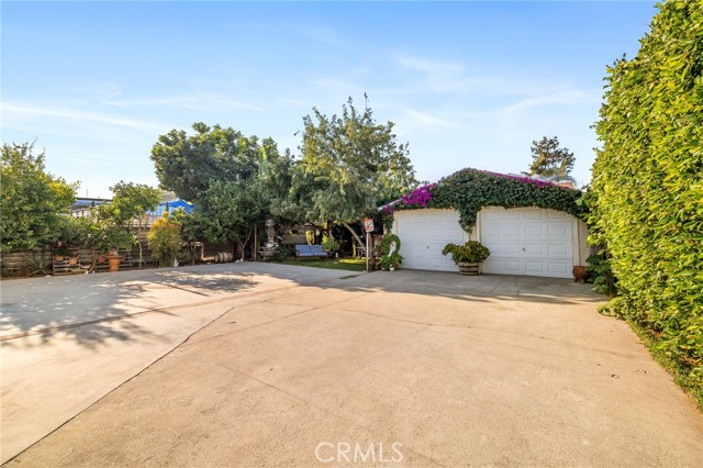 1337 W Gage Avenue, Los Angeles CA: https://media.crmls.org/medias/d1932a20-6d14-43e5-9847-c7c54a4674ad.jpg