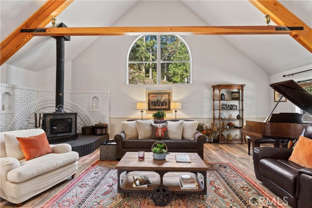 Detail Gallery Image 4 of 49 For 27847 St Bernard Ln, Lake Arrowhead,  CA 92352 - 3 Beds | 3 Baths