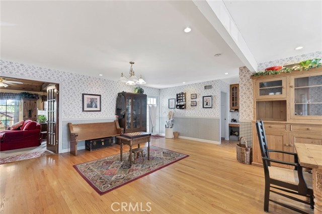 Detail Gallery Image 6 of 25 For 9950 Delco, Chatsworth,  CA 91311 - 4 Beds | 2 Baths