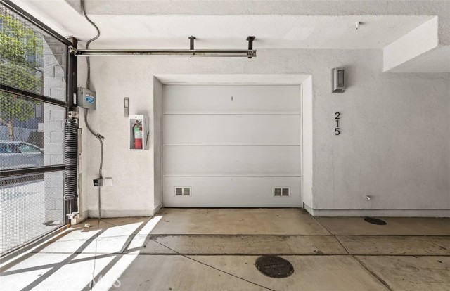 Detail Gallery Image 18 of 20 For 215 Elm Ave, Long Beach,  CA 90802 - 2 Beds | 3 Baths