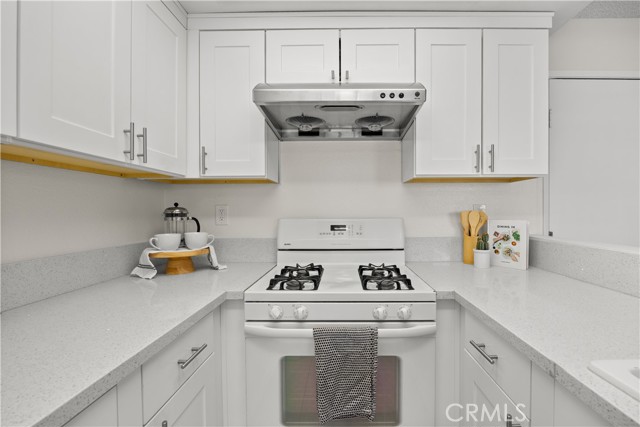 Detail Gallery Image 4 of 10 For 1368 Elm Ave #B,  San Gabriel,  CA 91775 - 2 Beds | 1/1 Baths