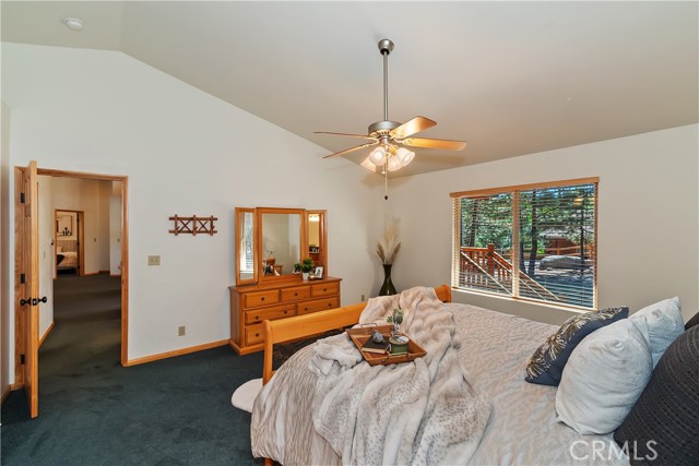 379 Fawntrail Place, Big Bear Lake CA: https://media.crmls.org/medias/d1956a52-0f8b-4e73-ac2c-8f01b14e076b.jpg