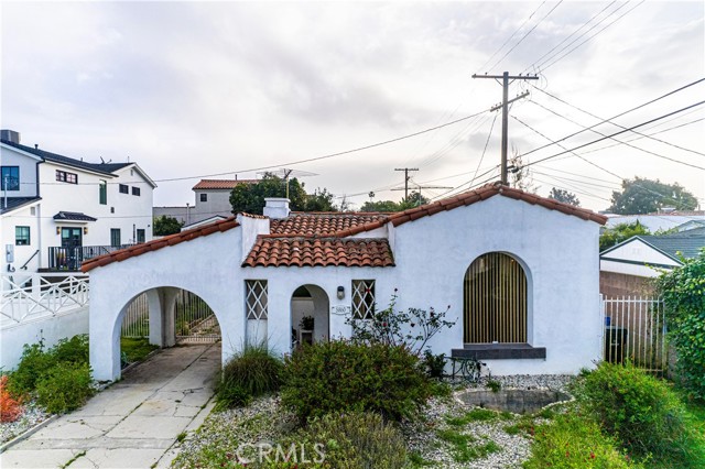 Detail Gallery Image 1 of 1 For 5860 S Verdun Ave, Los Angeles,  CA 90043 - 2 Beds | 1 Baths