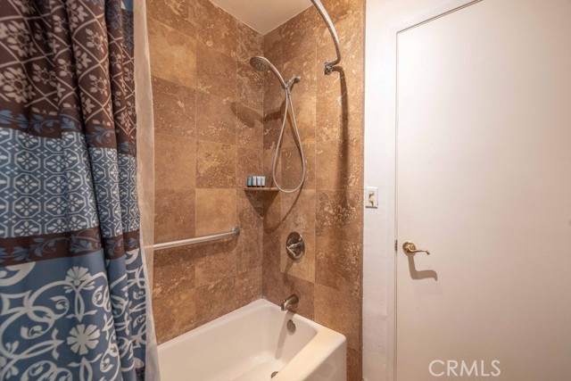 42385 Fox Farm Road, Big Bear Lake CA: https://media.crmls.org/medias/d195ad7e-657f-4339-80af-d65b49caedec.jpg