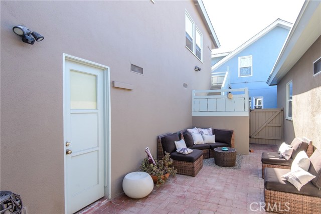 256 Longfellow Avenue, Hermosa Beach, California 90254, ,Residential Income,Sold,Longfellow,SB17005072