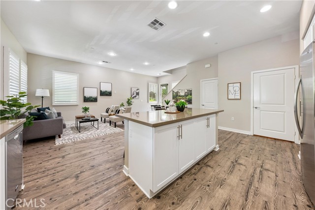 Photo #17: OC23124300 Listing 