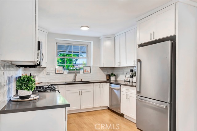 20742 Lull Street, Winnetka CA: https://media.crmls.org/medias/d1960c5c-db04-41f9-ab58-dde2278b43ca.jpg