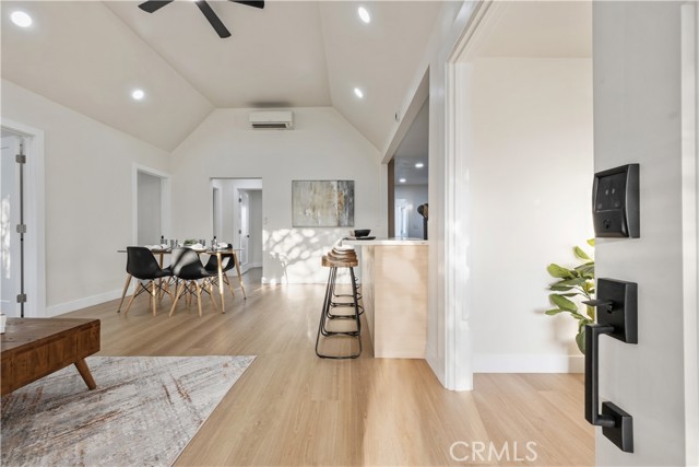 Front Image Thumbnail for CRDW26218661
