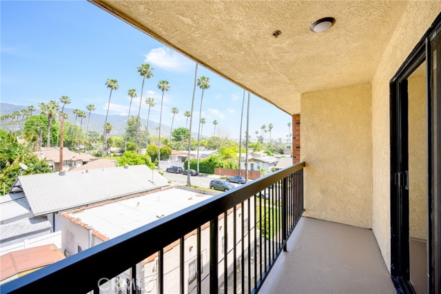 Detail Gallery Image 27 of 35 For 1165 Linden Ave a,  Glendale,  CA 91201 - 3 Beds | 3/1 Baths
