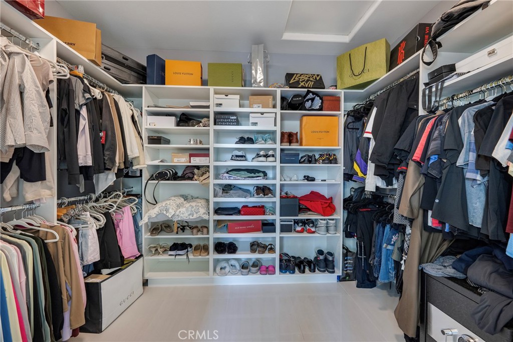 https://media.crmls.org/medias/d197341d-ce29-49d5-905e-9dff4804d134.jpg?preset=X-Large