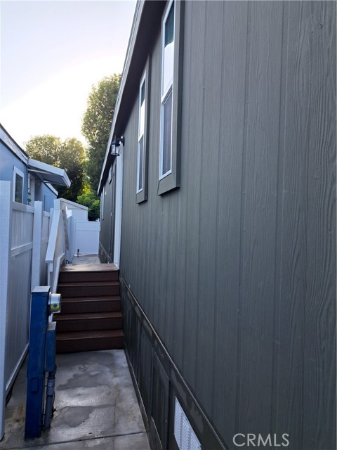 Detail Gallery Image 2 of 24 For 400 E. Arbor St. #1,  Long Beach,  CA 90805 - 3 Beds | 2 Baths