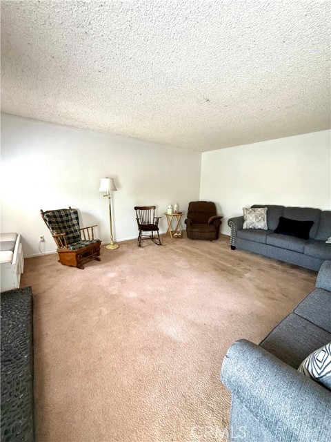 27247 San Jose Avenue, Madera CA: https://media.crmls.org/medias/d197e004-5b3d-47f6-be56-438af06701f4.jpg