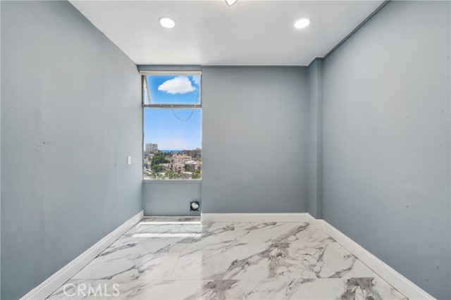 Detail Gallery Image 25 of 36 For 100 Atlantic Ave #1012,  Long Beach,  CA 90802 - 2 Beds | 1 Baths