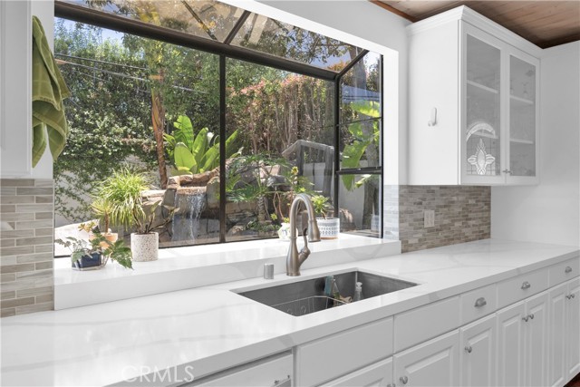 Detail Gallery Image 11 of 39 For 2300 Margaret Dr, Newport Beach,  CA 92663 - 4 Beds | 3 Baths