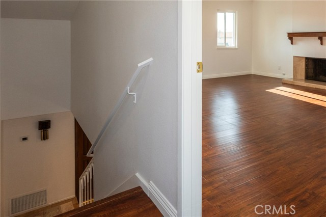 18410 Alexander Ave, Cerritos CA: https://media.crmls.org/medias/d19baa68-3e36-4747-9108-ab14960b9b83.jpg