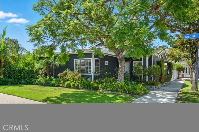 Detail Gallery Image 1 of 33 For 5300 E Appian Way, Long Beach,  CA 90803 - 3 Beds | 2 Baths