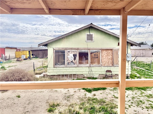 Detail Gallery Image 5 of 18 For 29117 Arrowhead, Barstow,  CA 92311 - 4 Beds | 3 Baths