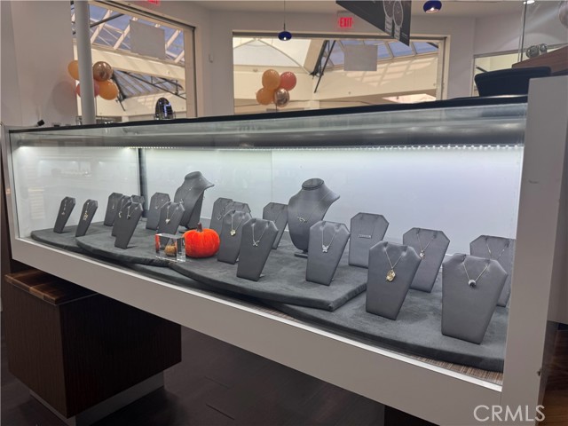 217 Stonewood Street, Downey CA: https://media.crmls.org/medias/d19de978-3cf0-411a-a073-0241467929b5.jpg