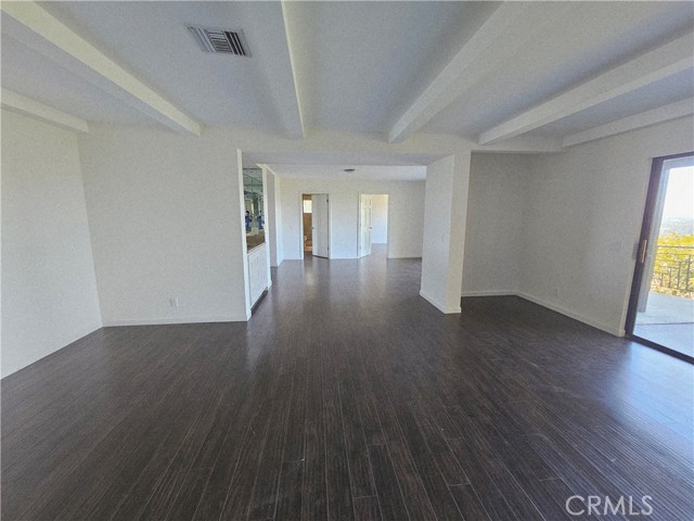3622 Roberts View Place, Studio City CA: https://media.crmls.org/medias/d19e0988-79f8-4a18-a6a3-ef37ecc3b9de.jpg